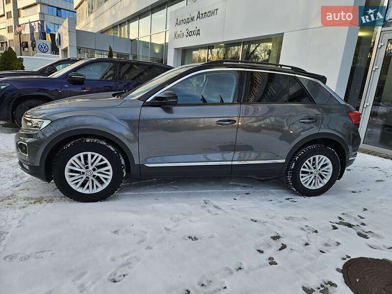 Позашляховик / Кросовер Volkswagen T-Roc 2020 в Києві фото 13 Позашляховик / Кросовер Volkswagen T-Roc 2020 в Києві