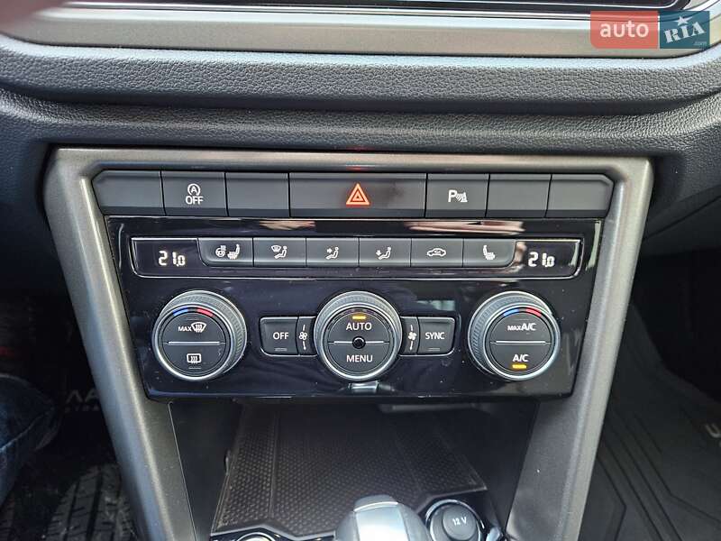 Позашляховик / Кросовер Volkswagen T-Roc 2020 в Києві фото 40 Позашляховик / Кросовер Volkswagen T-Roc 2020 в Києві