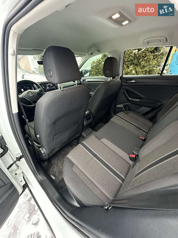 Внедорожник / Кроссовер Volkswagen T-Roc 2019 в Днепре