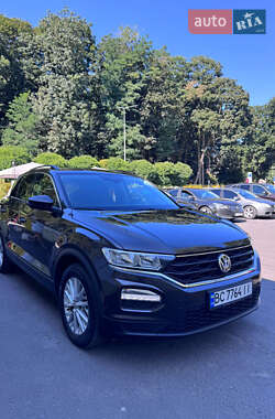 Позашляховик / Кросовер Volkswagen T-Roc 2019 в Чернівцях