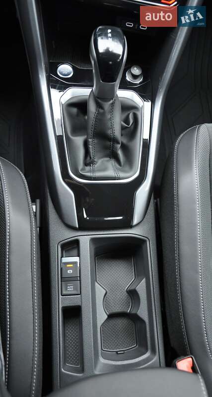 Внедорожник / Кроссовер Volkswagen T-Roc 2023 в Одессе