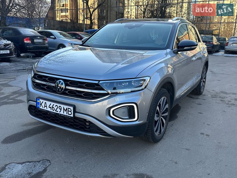 Внедорожник / Кроссовер Volkswagen T-Roc 2023 в Киеве