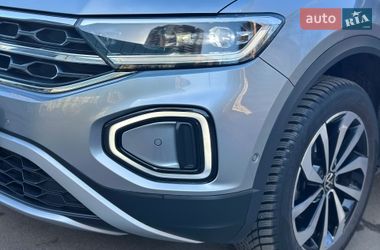 Внедорожник / Кроссовер Volkswagen T-Roc 2023 в Киеве