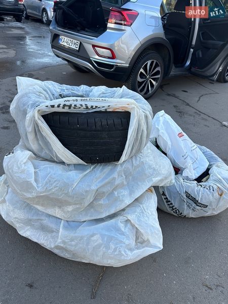 Внедорожник / Кроссовер Volkswagen T-Roc 2023 в Киеве