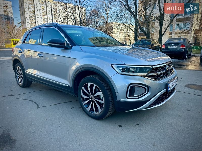 Внедорожник / Кроссовер Volkswagen T-Roc 2023 в Киеве