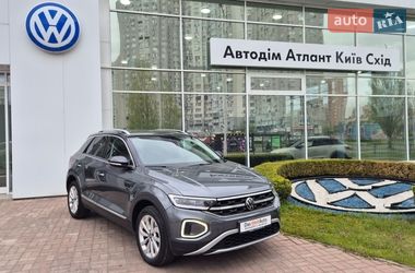 Позашляховик / Кросовер Volkswagen T-Roc 2022 в Києві