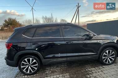 Позашляховик / Кросовер Volkswagen Taos 2022 в Львові