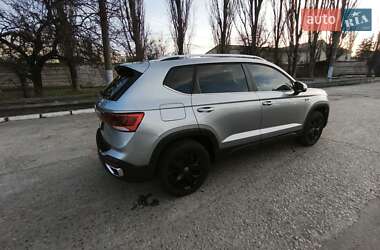 Позашляховик / Кросовер Volkswagen Taos 2024 в 