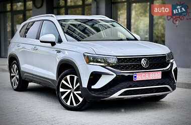 Позашляховик / Кросовер Volkswagen Taos 2022 в Львові
