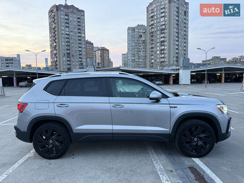 Внедорожник / Кроссовер Volkswagen Taos 2023 в Киеве