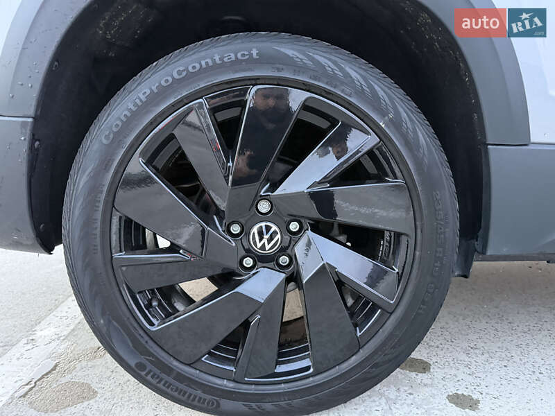 Внедорожник / Кроссовер Volkswagen Taos 2023 в Киеве