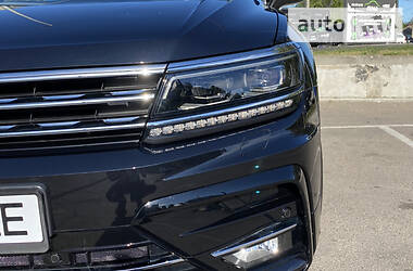 Позашляховик / Кросовер Volkswagen Tiguan Allspace 2018 в 