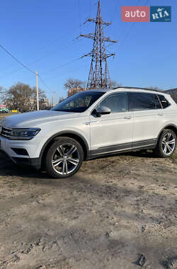Позашляховик / Кросовер Volkswagen Tiguan Allspace 2019 в 