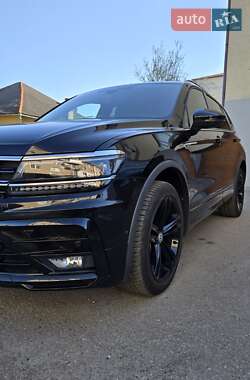Внедорожник / Кроссовер Volkswagen Tiguan Allspace 2021 в 