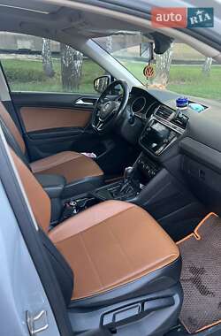 Внедорожник / Кроссовер Volkswagen Tiguan Allspace 2017 в 