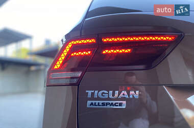 Внедорожник / Кроссовер Volkswagen Tiguan Allspace 2018 в 