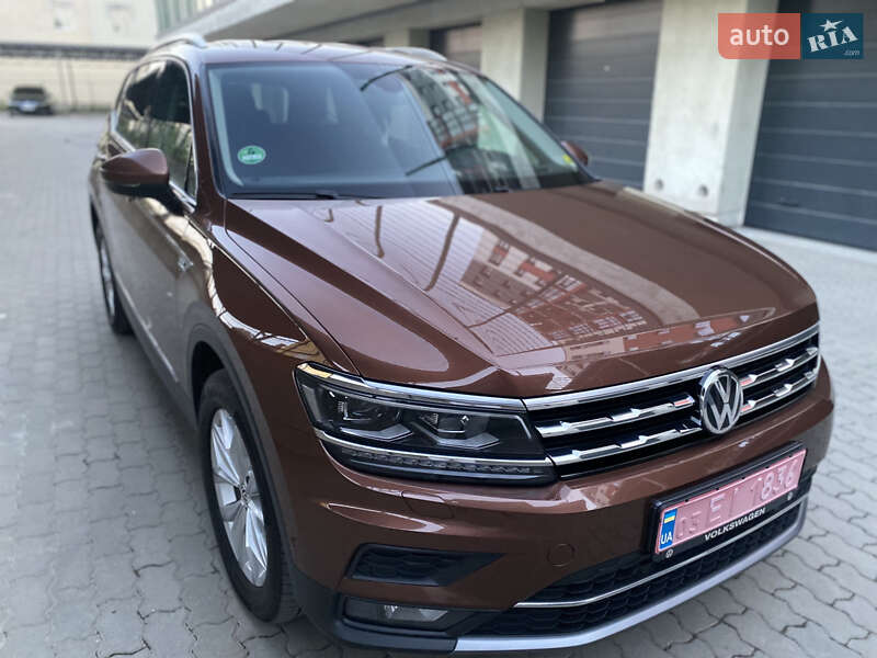 Внедорожник / Кроссовер Volkswagen Tiguan Allspace 2018 в 