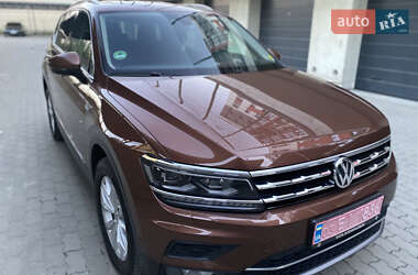 Внедорожник / Кроссовер Volkswagen Tiguan Allspace 2018 в 