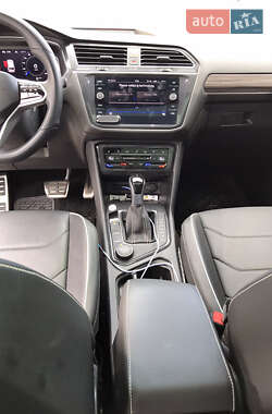 Внедорожник / Кроссовер Volkswagen Tiguan Allspace 2022 в 