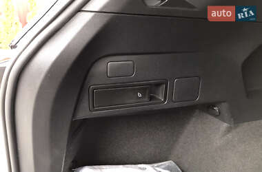 Внедорожник / Кроссовер Volkswagen Tiguan Allspace 2022 в 