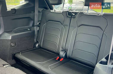 Позашляховик / Кросовер Volkswagen Tiguan Allspace 2018 в 