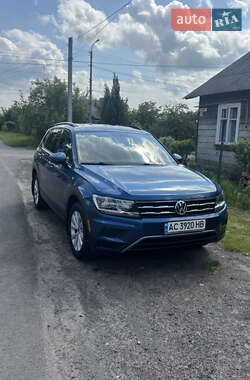 Внедорожник / Кроссовер Volkswagen Tiguan Allspace 2018 в 