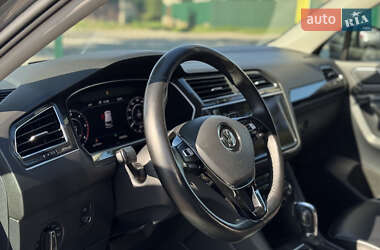 Внедорожник / Кроссовер Volkswagen Tiguan Allspace 2017 в 