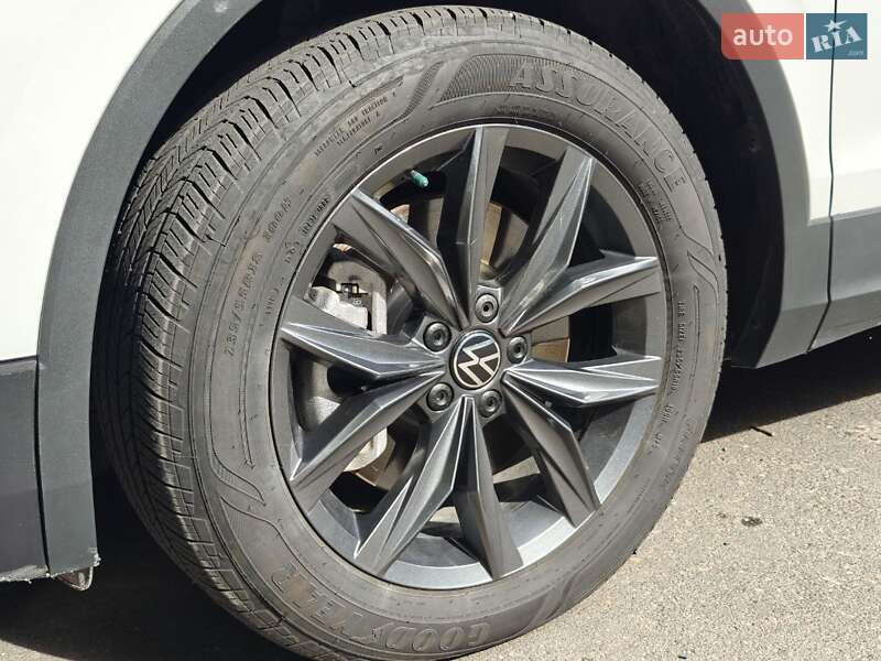 Внедорожник / Кроссовер Volkswagen Tiguan Allspace 2023 в Николаеве