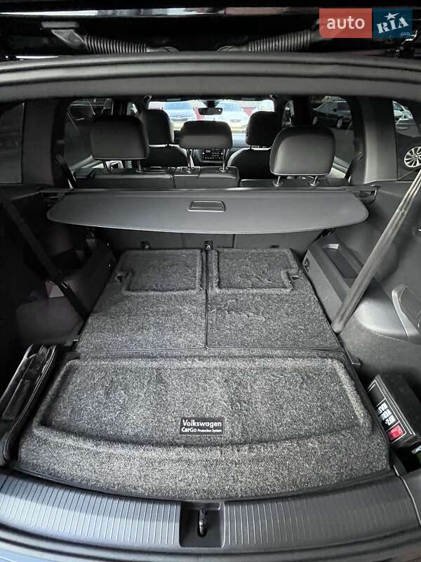 Внедорожник / Кроссовер Volkswagen Tiguan Allspace 2023 в Киеве