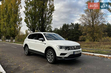 Внедорожник / Кроссовер Volkswagen Tiguan Allspace 2019 в 