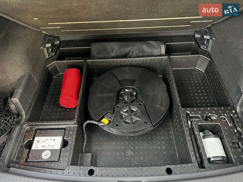 Позашляховик / Кросовер Volkswagen Tiguan Allspace 2019 в Кременчуці фото 19 Позашляховик / Кросовер Volkswagen Tiguan Allspace 2019 в Кременчуці