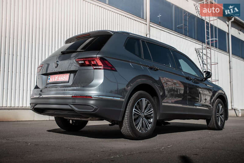 Внедорожник / Кроссовер Volkswagen Tiguan Allspace 2024 в Черновцах