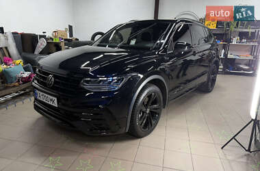 Позашляховик / Кросовер Volkswagen Tiguan Allspace 2023 в Мукачевому