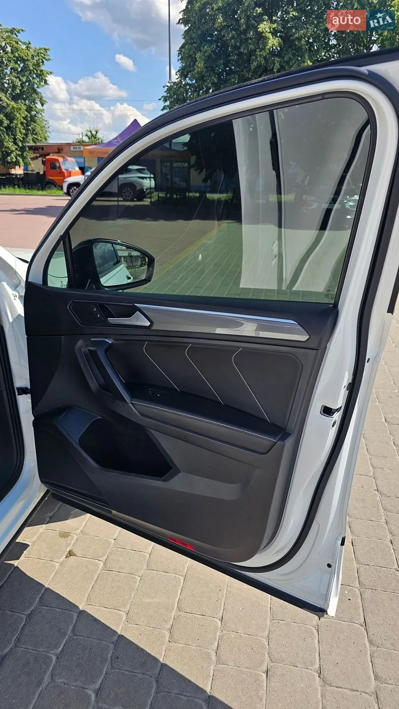 2022 Volkswagen Tiguan - мініатюра 11