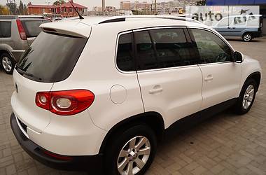 Внедорожник / Кроссовер Volkswagen Tiguan 2011 в Херсоне