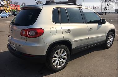 Внедорожник / Кроссовер Volkswagen Tiguan 2011 в Киеве