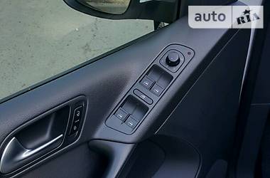 Позашляховик / Кросовер Volkswagen Tiguan 2012 в 