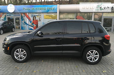 Внедорожник / Кроссовер Volkswagen Tiguan 2011 в Днепре