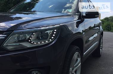 Позашляховик / Кросовер Volkswagen Tiguan 2016 в 