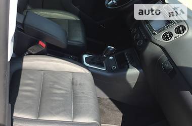 Позашляховик / Кросовер Volkswagen Tiguan 2016 в 