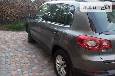 Позашляховик / Кросовер Volkswagen Tiguan 2011 в 