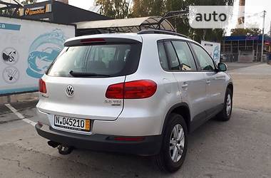 Внедорожник / Кроссовер Volkswagen Tiguan 2012 в Черновцах