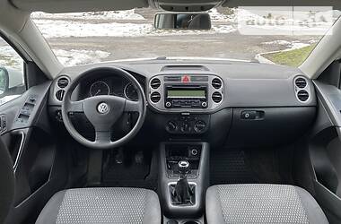 Внедорожник / Кроссовер Volkswagen Tiguan 2008 в Каменском