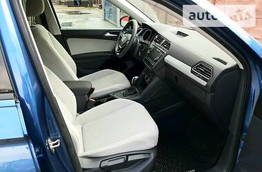 Позашляховик / Кросовер Volkswagen Tiguan 2017 в 