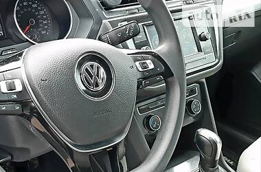 Позашляховик / Кросовер Volkswagen Tiguan 2017 в 