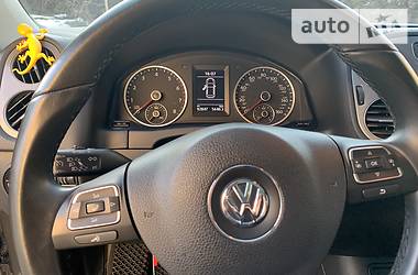 Внедорожник / Кроссовер Volkswagen Tiguan 2015 в Сумах