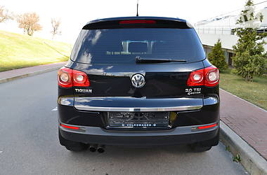 Позашляховик / Кросовер Volkswagen Tiguan 2010 в 