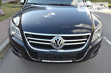 Позашляховик / Кросовер Volkswagen Tiguan 2010 в 