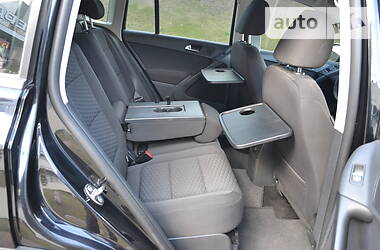 Позашляховик / Кросовер Volkswagen Tiguan 2010 в 