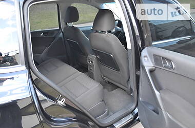 Позашляховик / Кросовер Volkswagen Tiguan 2010 в 